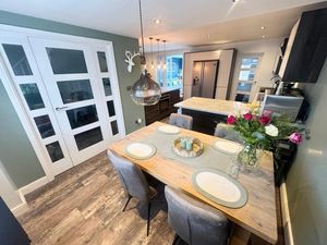 Photo 16- click for photo gallery